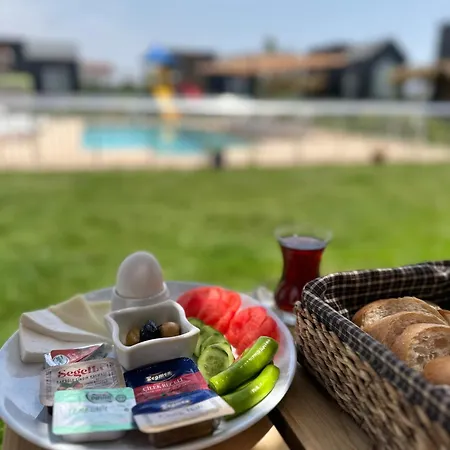 Serenity Village شقة فندقية بيليك